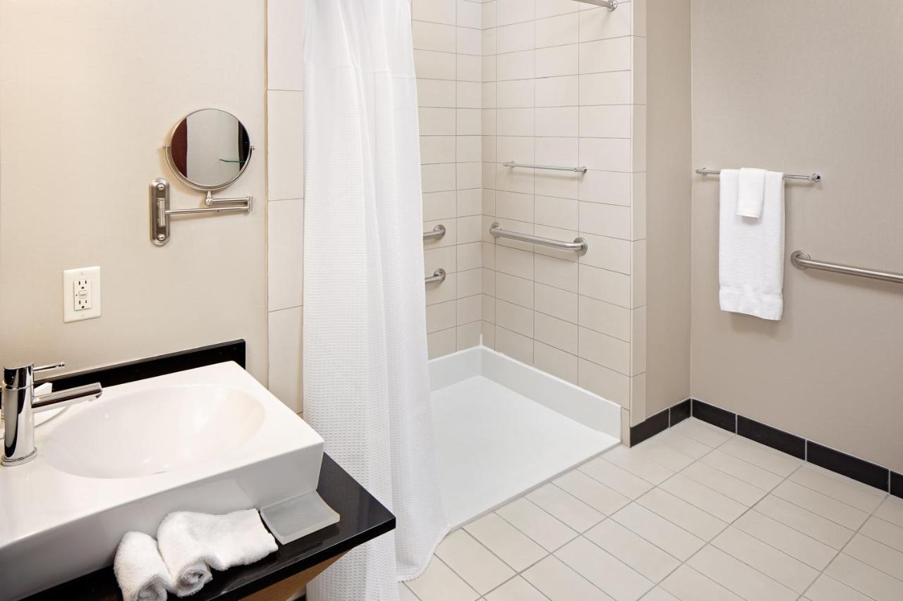 Springhill Suites By Marriott גרין ביי מראה חיצוני תמונה